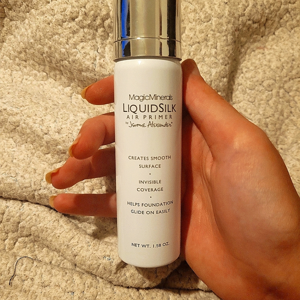 MagicMinerals Liquid Silk Air Primer